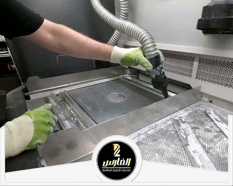 تنظيف معدات المطبخ بالرياض 0557756533 الفارس تنظيف معدات الطهي داخل المطاعم باستخدام جهاز شفط لامتصاص الأوساخ أو الشوائب
